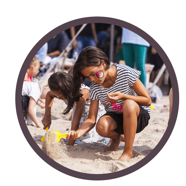 vrijwilliger Kids strandactiviteit
